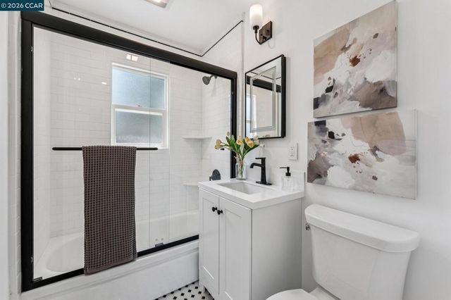 1378 Canterbury Dr, Concord, CA 94521