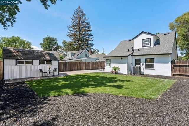 1378 Canterbury Dr, Concord, CA 94521