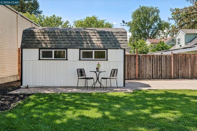 1378 Canterbury Dr, Concord, CA 94521