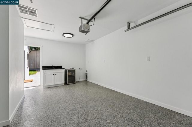 1378 Canterbury Dr, Concord, CA 94521