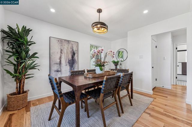1378 Canterbury Dr, Concord, CA 94521