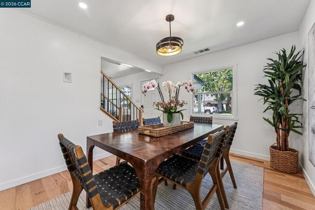 1378 Canterbury Dr, Concord, CA 94521