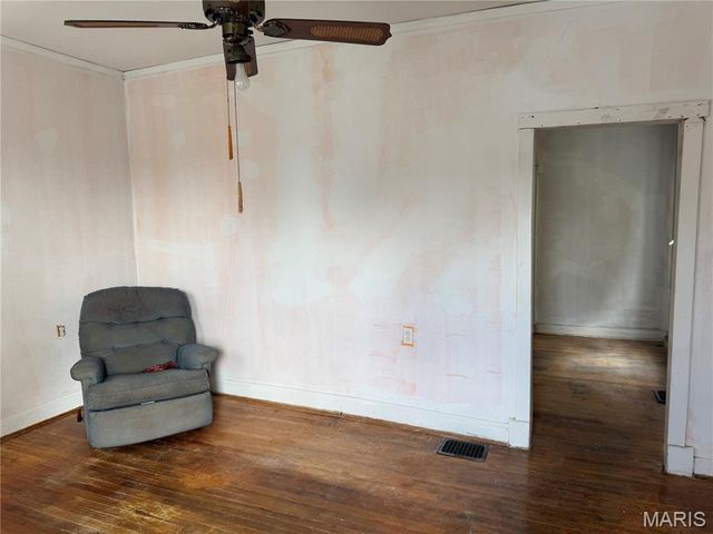 6818 Salzburger Avenue, St Louis, MO 63116