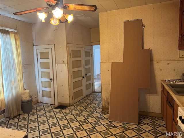 6818 Salzburger Avenue, St Louis, MO 63116