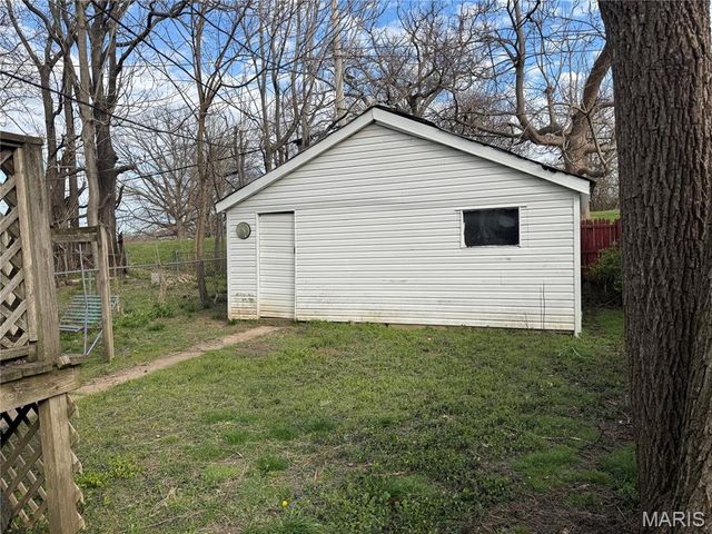 6818 Salzburger Avenue, St Louis, MO 63116