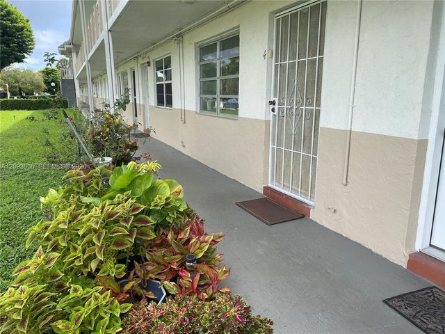 130 NE 202nd Terrace S4, Miami Gardens, FL 33179