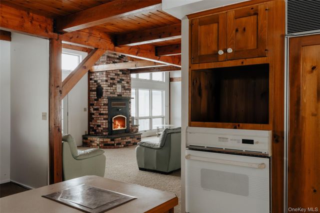 26 Beckys Hill Road, Hurleyville, NY 12747