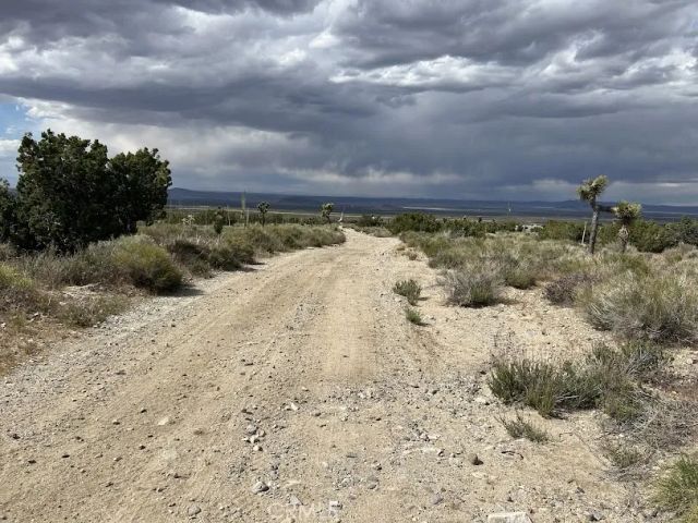 223 Avenue Y14, Llano, CA 93544