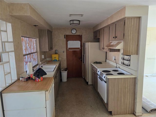 3707 SHARONDALE DRIVE, Sarasota, FL 34232