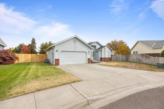 2002 W 21st Ct, Kennewick, WA 99337