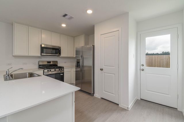11986 Noble Wood Village Drive, Magnolia, TX 77354