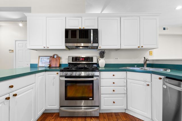 4715 N Beacon Street 2N, Chicago, IL 60640