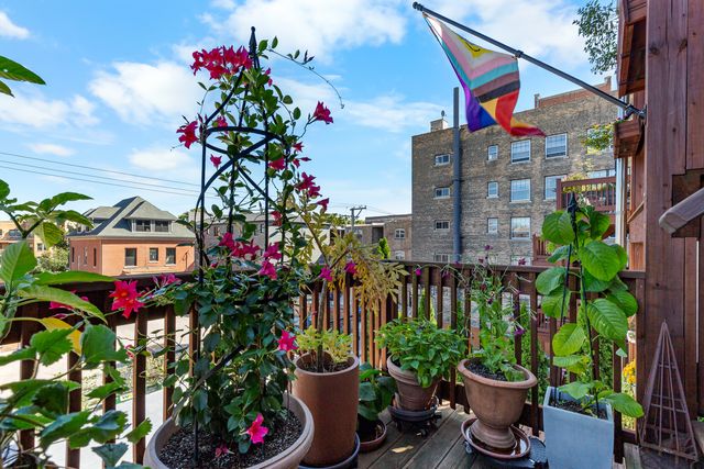 4715 N Beacon Street 2N, Chicago, IL 60640
