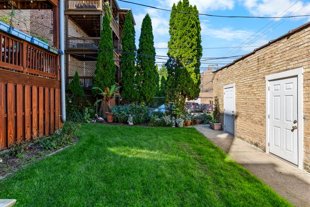 4715 N Beacon Street 2N, Chicago, IL 60640