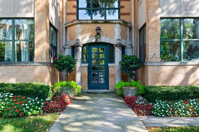 4715 N Beacon Street 2N, Chicago, IL 60640