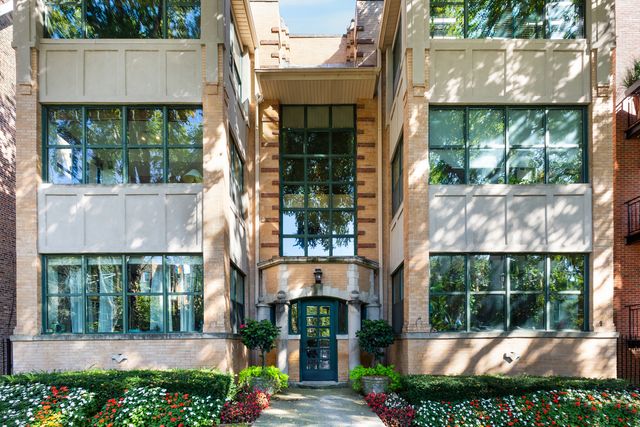4715 N Beacon Street 2N, Chicago, IL 60640