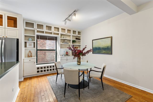 4715 N Beacon Street 2N, Chicago, IL 60640