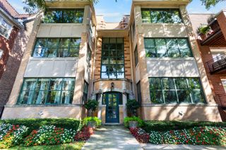 4715 N Beacon Street 2N, Chicago, IL 60640