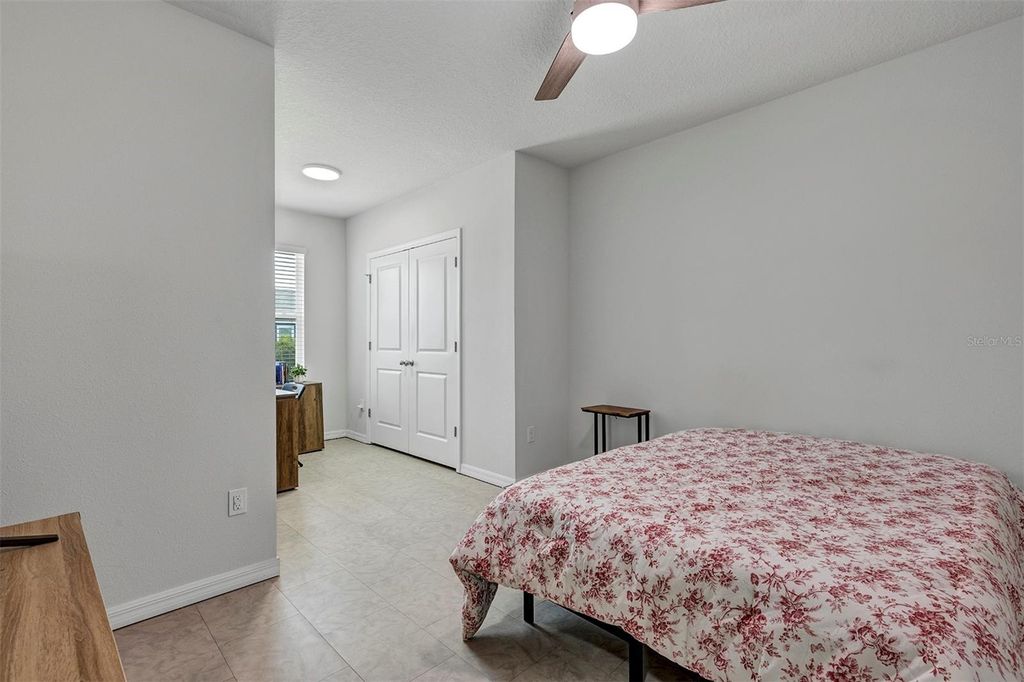 Image 20 of property listing at 4015 BLUE BANKS LANE, Bradenton, FL 34208