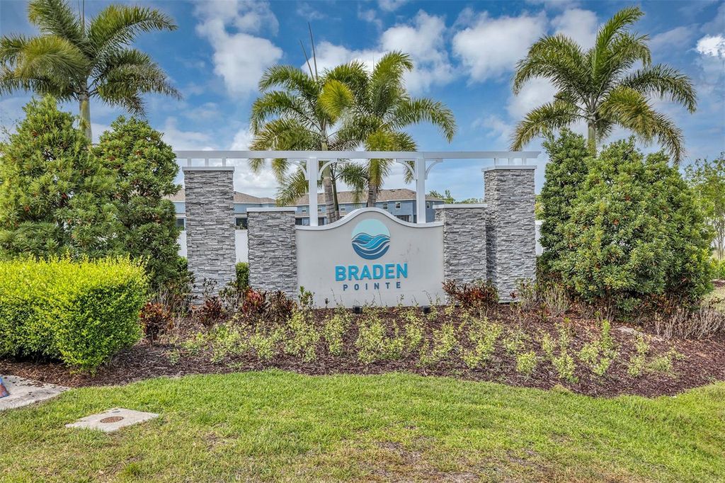 Image 34 of property listing at 4015 BLUE BANKS LANE, Bradenton, FL 34208