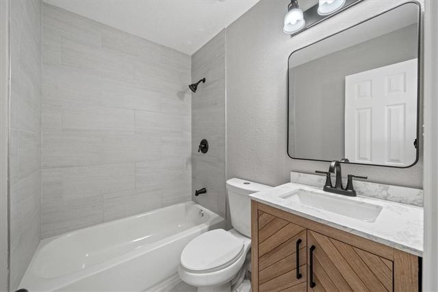 7404 E 56th Terrace, Kansas City, MO 64129