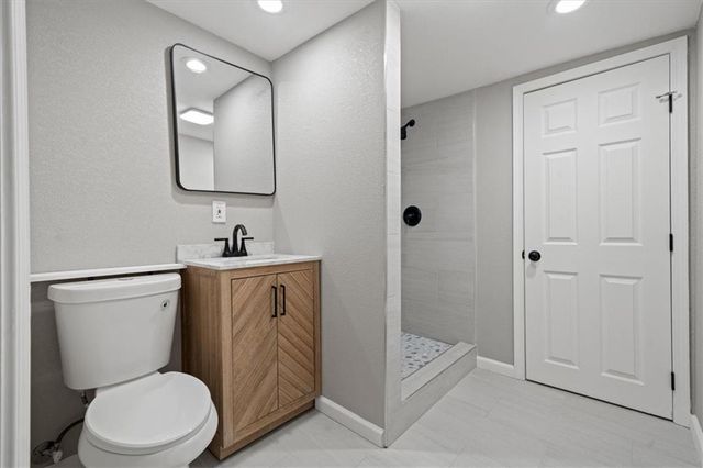 7404 E 56th Terrace, Kansas City, MO 64129