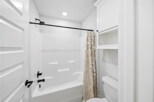 353 Waterfall Lane, Elm Springs, AR 72762