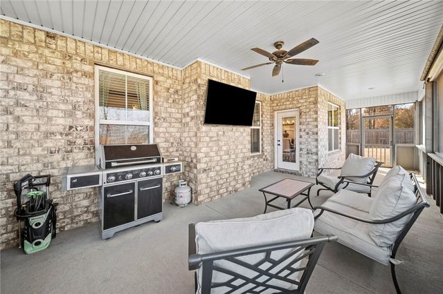 353 Waterfall Lane, Elm Springs, AR 72762