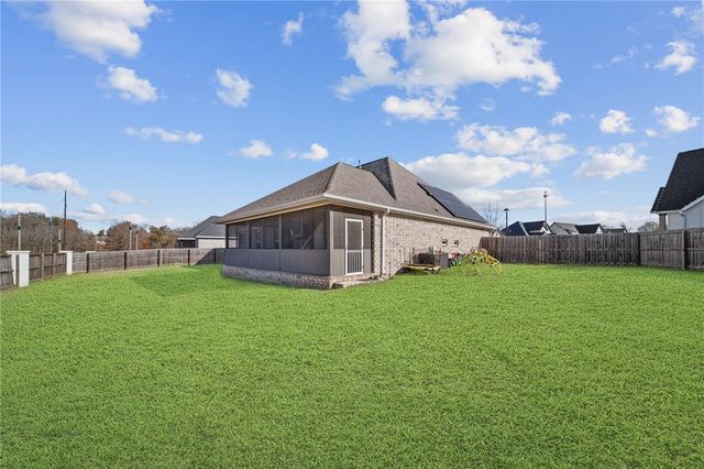 353 Waterfall Lane, Elm Springs, AR 72762