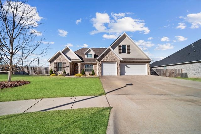 353 Waterfall Lane, Elm Springs, AR 72762