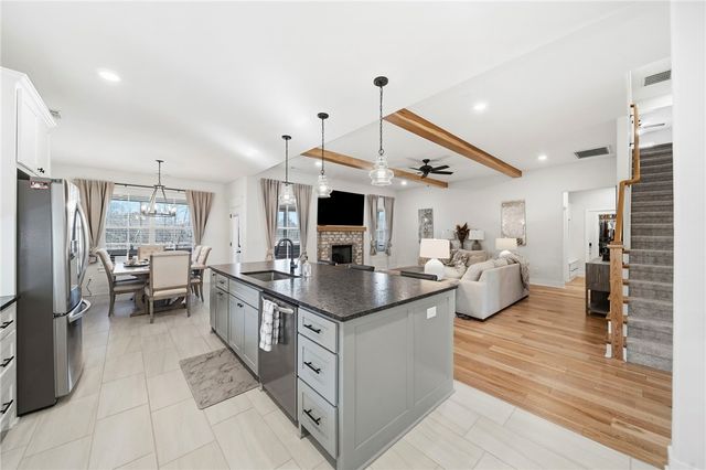 353 Waterfall Lane, Elm Springs, AR 72762