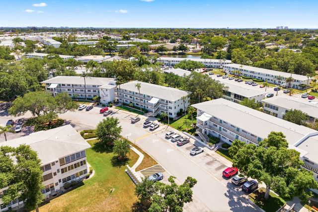 8454 111TH STREET 209, Seminole, FL 33772