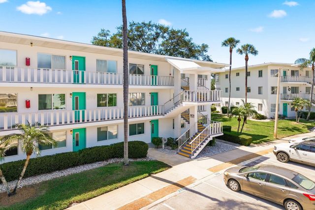 8454 111TH STREET 209, Seminole, FL 33772