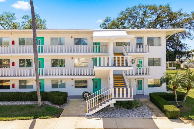 8454 111TH STREET 209, Seminole, FL 33772