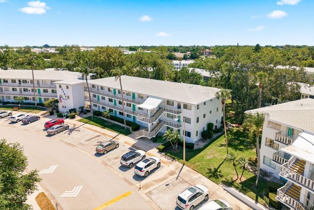 8454 111TH STREET 209, Seminole, FL 33772