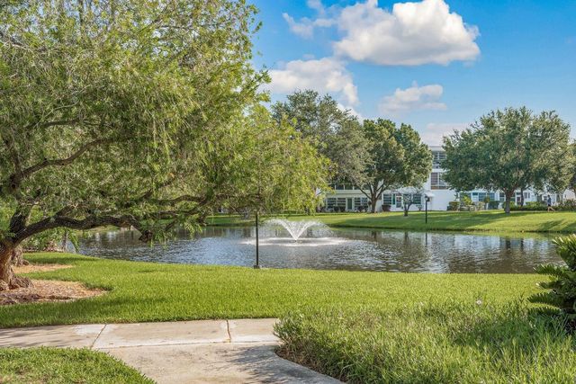 8454 111TH STREET 209, Seminole, FL 33772