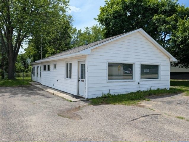 1232 E Superior Street, Alma, MI 48801
