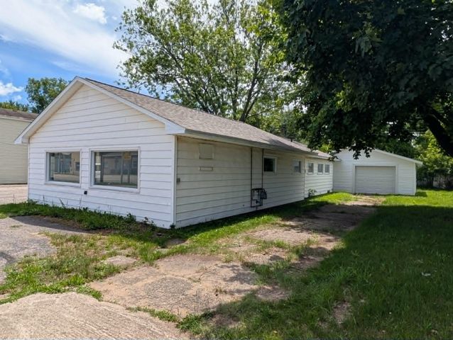1232 E Superior Street, Alma, MI 48801