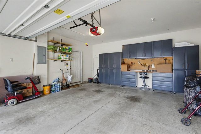 36154 Abbey Drive, Westland, MI 48185