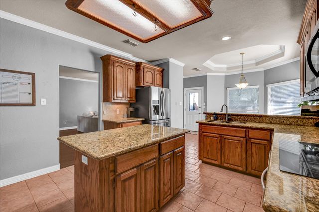 105 Thyme Trail, Lake Jackson, TX 77566