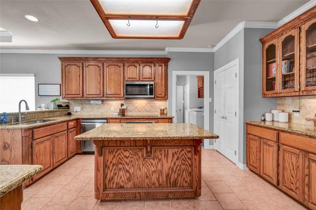 105 Thyme Trail, Lake Jackson, TX 77566