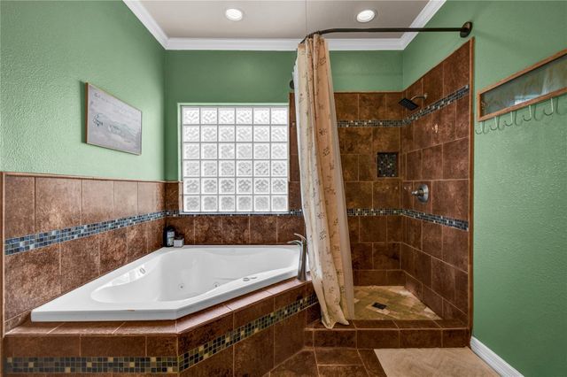 105 Thyme Trail, Lake Jackson, TX 77566