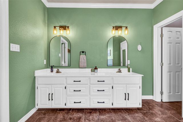 105 Thyme Trail, Lake Jackson, TX 77566