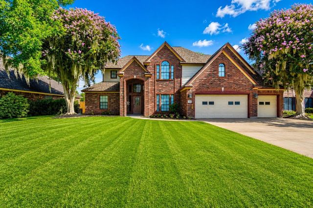 105 Thyme Trail, Lake Jackson, TX 77566