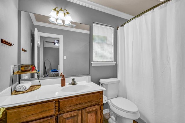 105 Thyme Trail, Lake Jackson, TX 77566