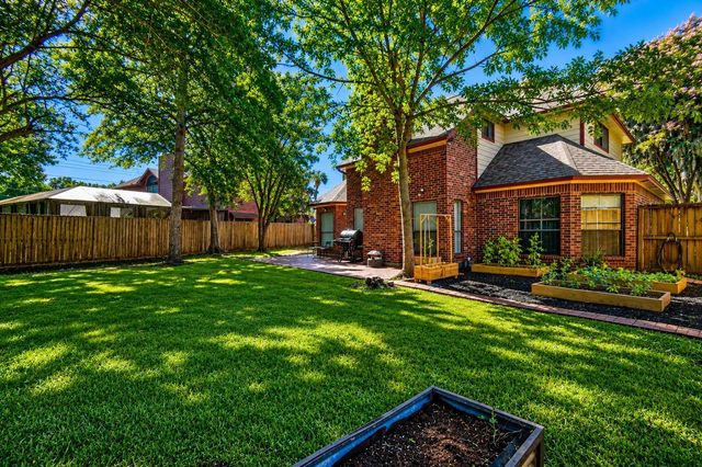 105 Thyme Trail, Lake Jackson, TX 77566