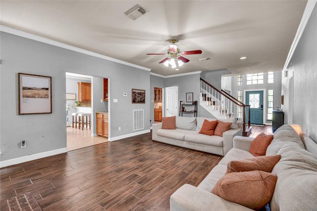 105 Thyme Trail, Lake Jackson, TX 77566