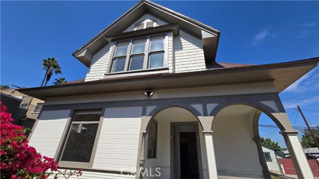 975 N Park B, Long Beach, CA 90813