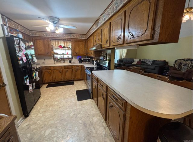 100 Holly St, El Dorado, AR 71730