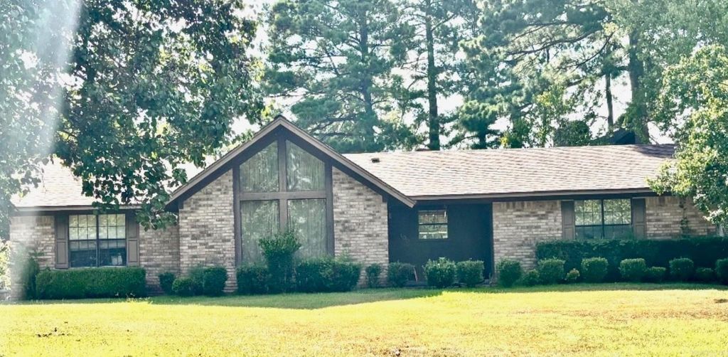 100 Holly St, El Dorado, AR 71730
